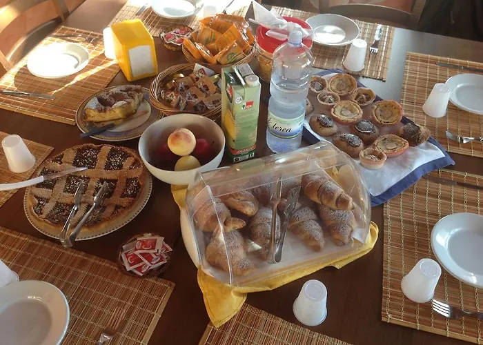 לינה וארוחת בוקר Le Cale