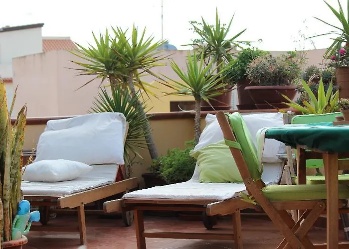 לינה וארוחת בוקר Le Cale 3*