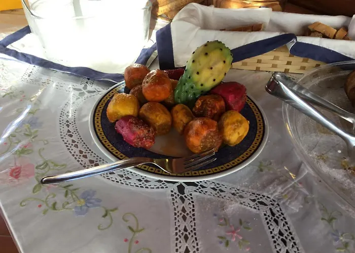 לינה וארוחת בוקר Le Cale 3*